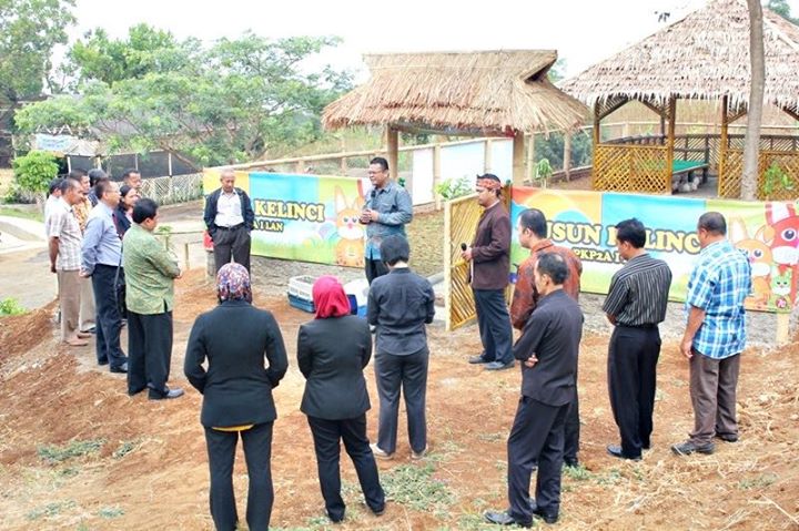 Peresmian Kantin Kejujuran, Dusun Pembibitan dan Dusun Kelinci