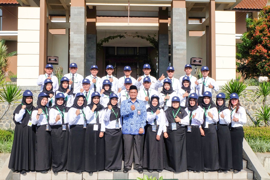 Upacara Peringatan Hari Kebangkitan Nasional Ke-111 dihadiri seluruh peserta Latsar CPNS Angkatan Ke-5 dan Ke-6, dan seluruh pegawai Puslatbang PKASN LAN