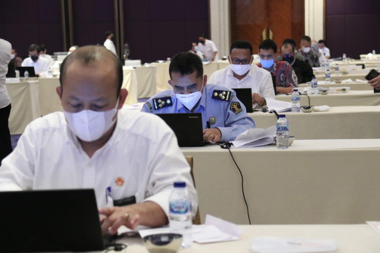 Calon Pejabat Pimpinan Tinggi Kementerian PANRB Jalani Tes Penulisan Makalah