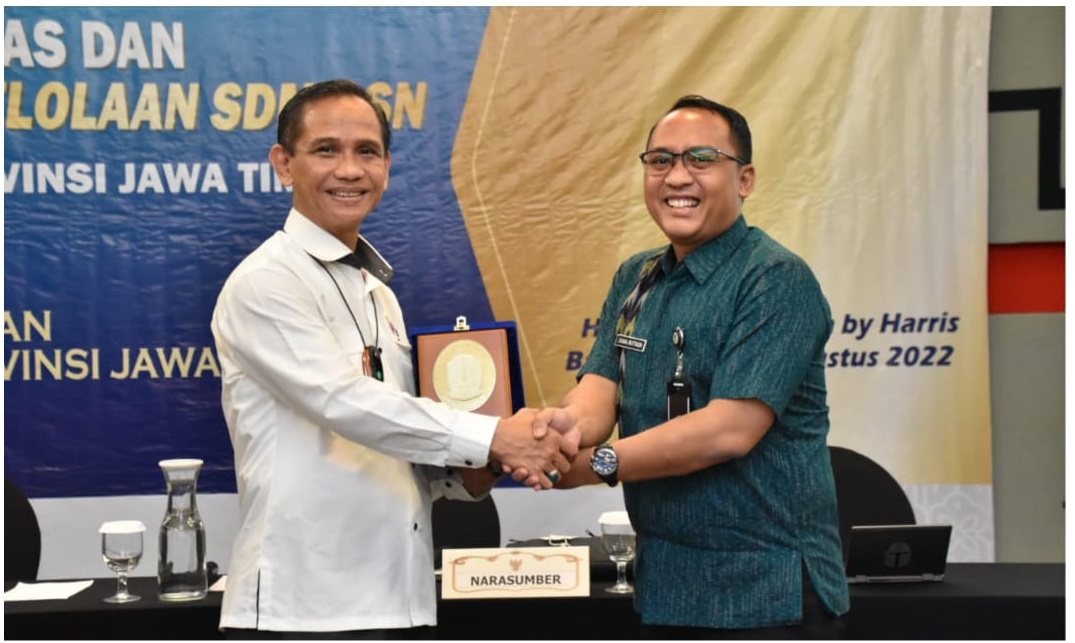 Kepala Puslatbang PKASN LAN Drs. Riyadi, M.Si didampingi Kepala BLPK Iman Arisudana, S.Sos.,MA. mendapat kesempatan memenuhi permohonan untuk mengisi materi  "Pemetaan dan Perencanaan Pengembangan Kompetensi SDM ASN guna mewujudkan ASN Berakhlak". 