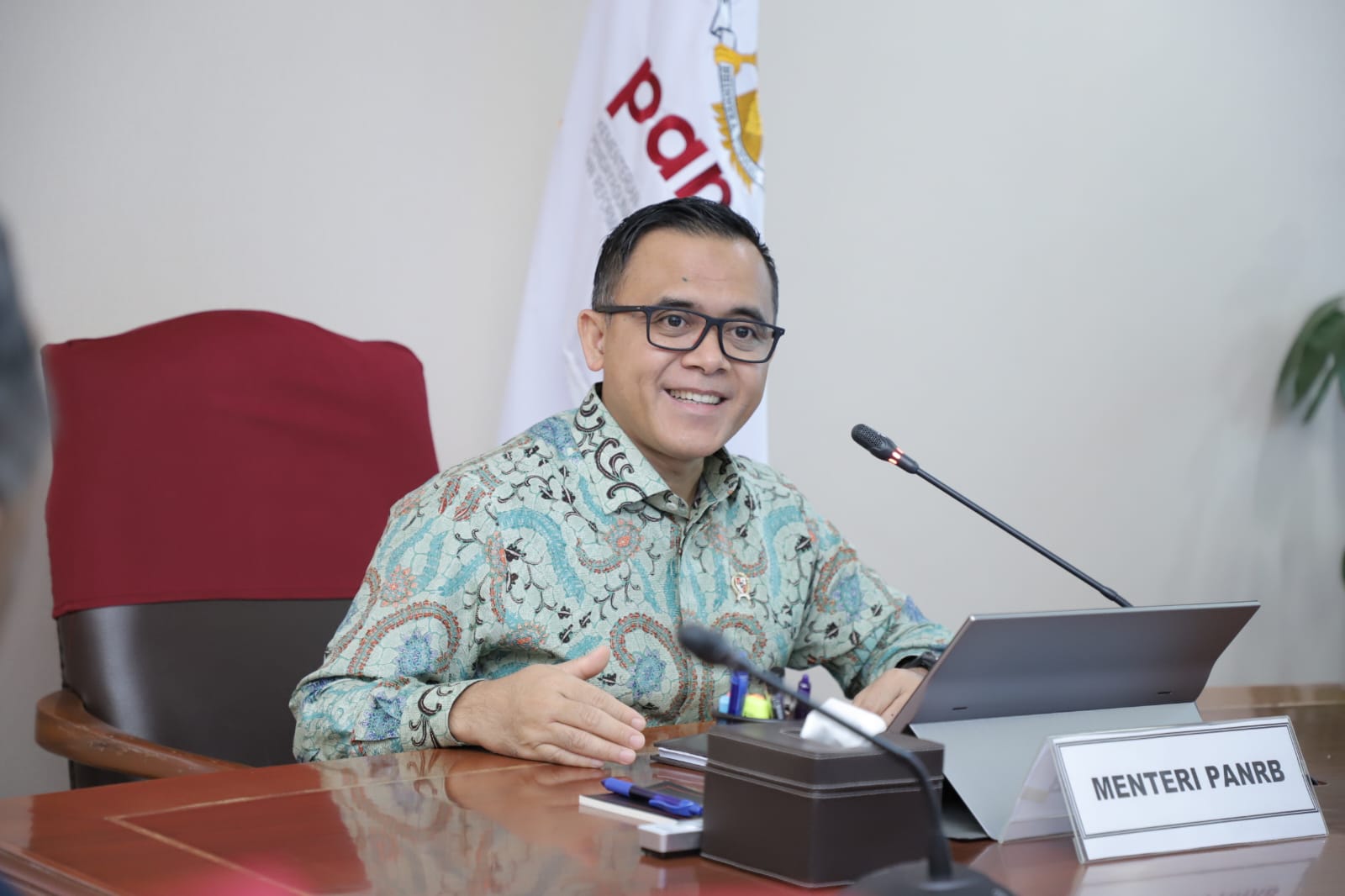 Ada 4 Prinsip, Menteri PANRB: Formula Penanganan Tenaga Non-ASN Dalam Pembahasan
