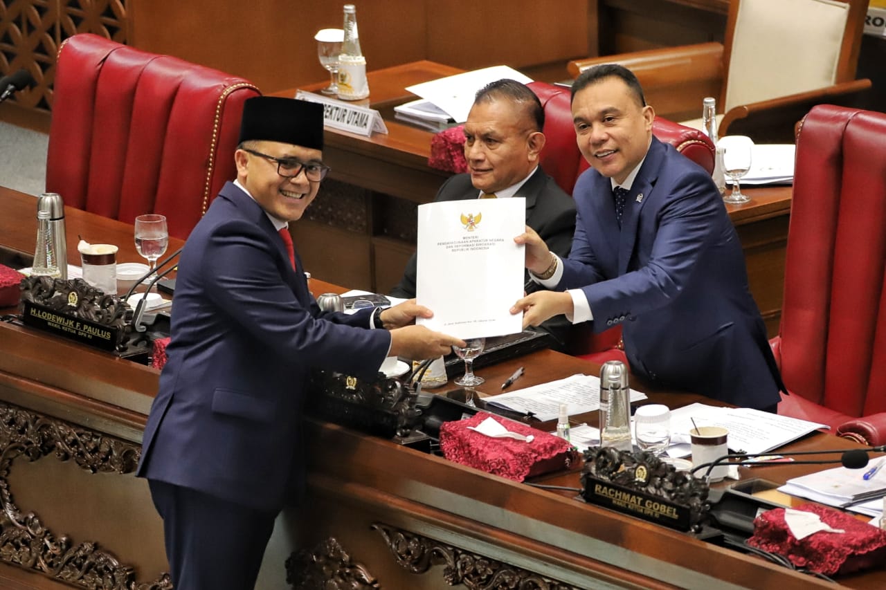 RUU ASN Disahkan, Resmi Tak Ada PHK Massal untuk Tenaga Honorer